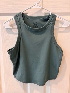 Nike  Dri-FIT CroppedTank Top/ Sports Bra